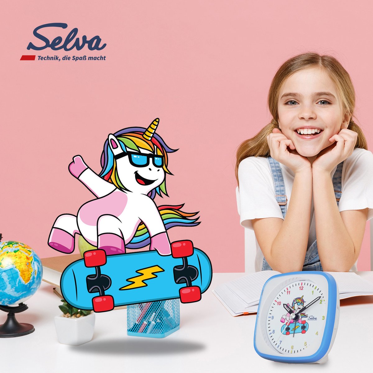 SELVA kinderwekker, quartz met prachtige kleurrijke motieven. Stille, vloeiende secondewijzer, analoge, kleurrijke wijzerplaat met licht-snooze. Afmetingen: 95 x 95 x 45 mm.