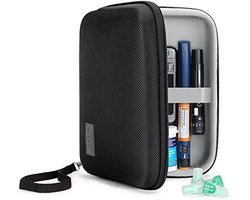 USA Gear Insuline Travel Case - Harde beschermende glucosemeter case met rits, polsband, compatibel met insulinenaalden, lancetten, ijspakketten, glucoseteststrips en meer - zwart, Zwart, Compact