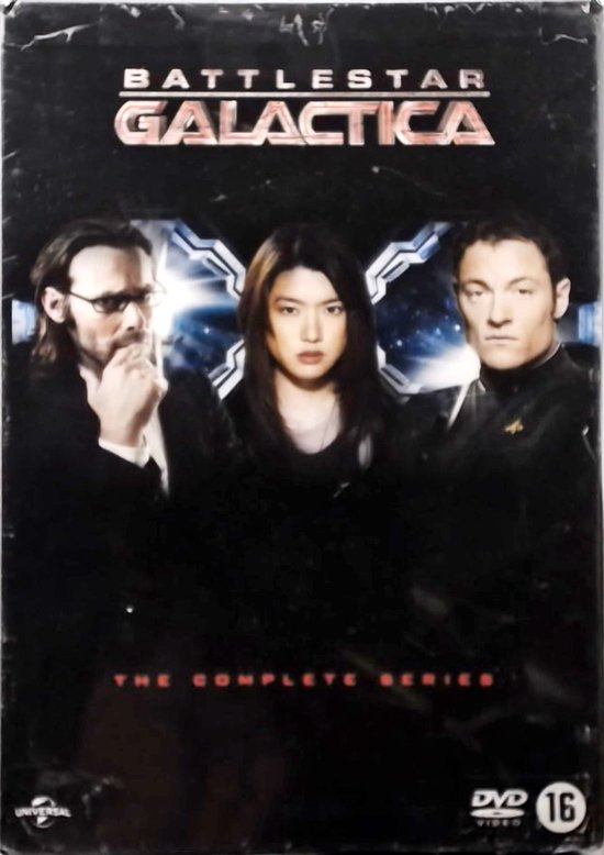 Battlestar Galactica Complete Series DVD cover met 3 hoofdpersonages.