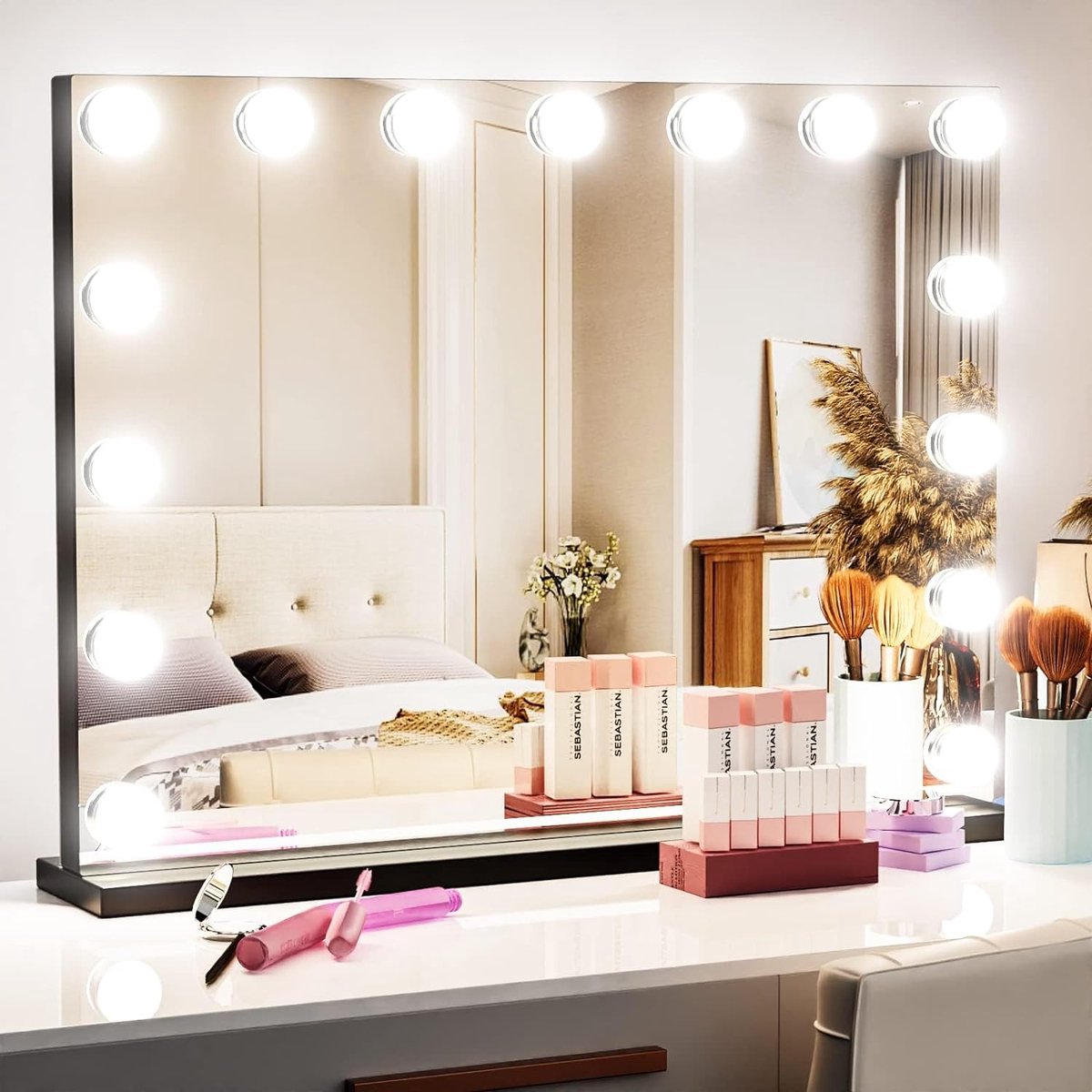 Puluomis Hollywood Spiegel 58x46CM - Spiegel met verlichting - 15x LED Lampen - USB Oplaadpoort - 10x Vergroting - 3 lichtstanden - Dimbaar - Smart Touch - Zwart