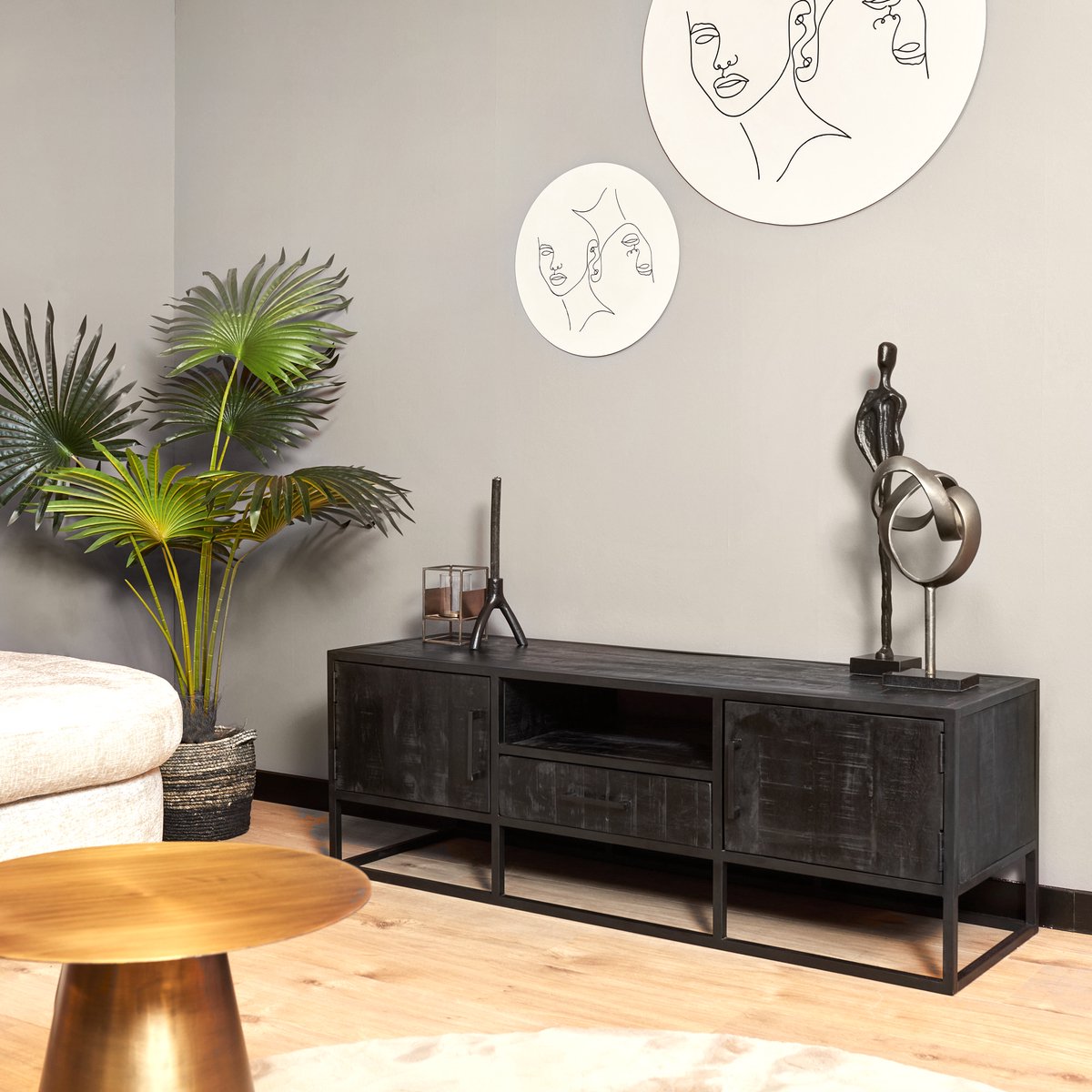 Meubels4nu - Tv meubel 145cm - Zwart - Brooklyn Black - Tv kabinet - Zwart mangohout - Tv kast - Snelle levering