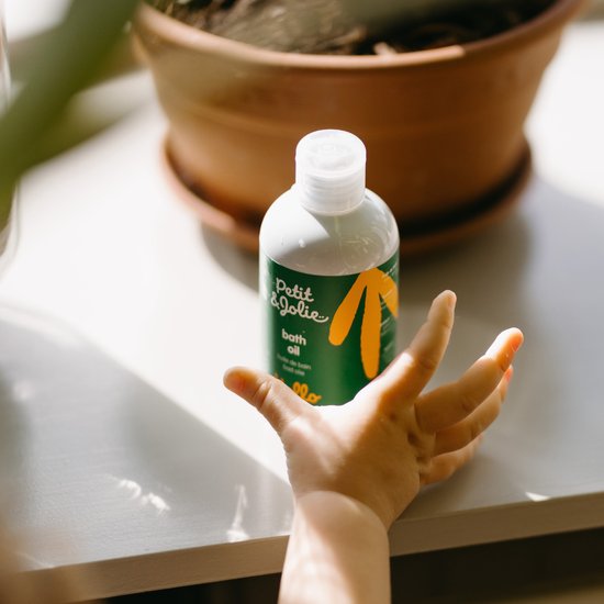 Petit&Jolie baby badolie - 200 ml - natuurlijke huidverzorging - verzacht de huid - geschikt voor zeer gevoelige kinderhuidjes van Petit&Jolie — afbeelding 5