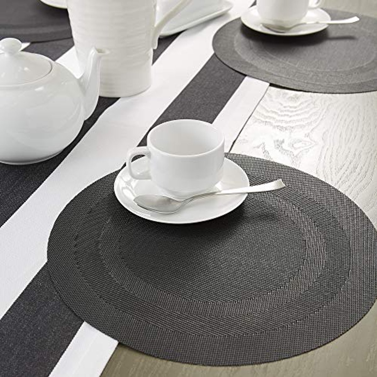 Ronde Geweven Placemat Set 13.7" voor Binnen en Buiten - Zwart