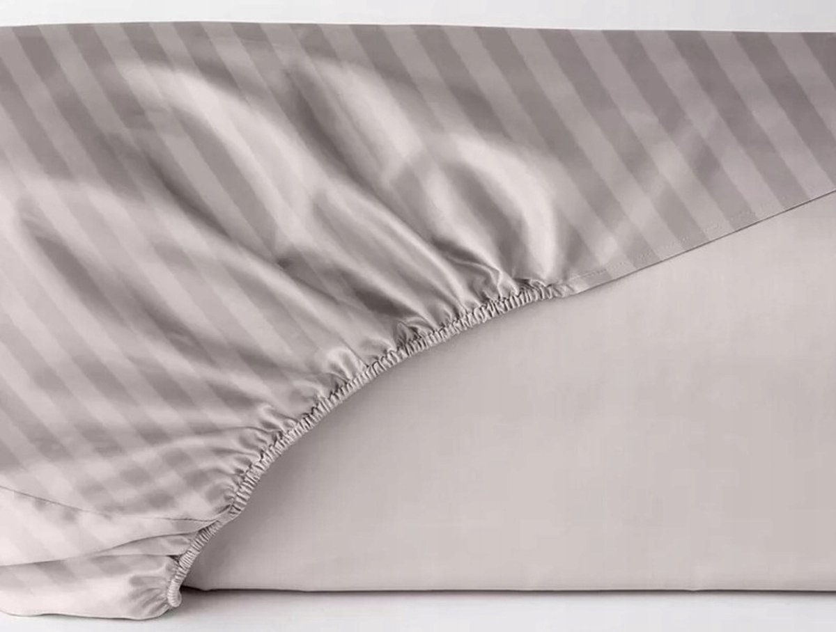Luxe katoensatijn hoeslaken 140x200cm latte beige