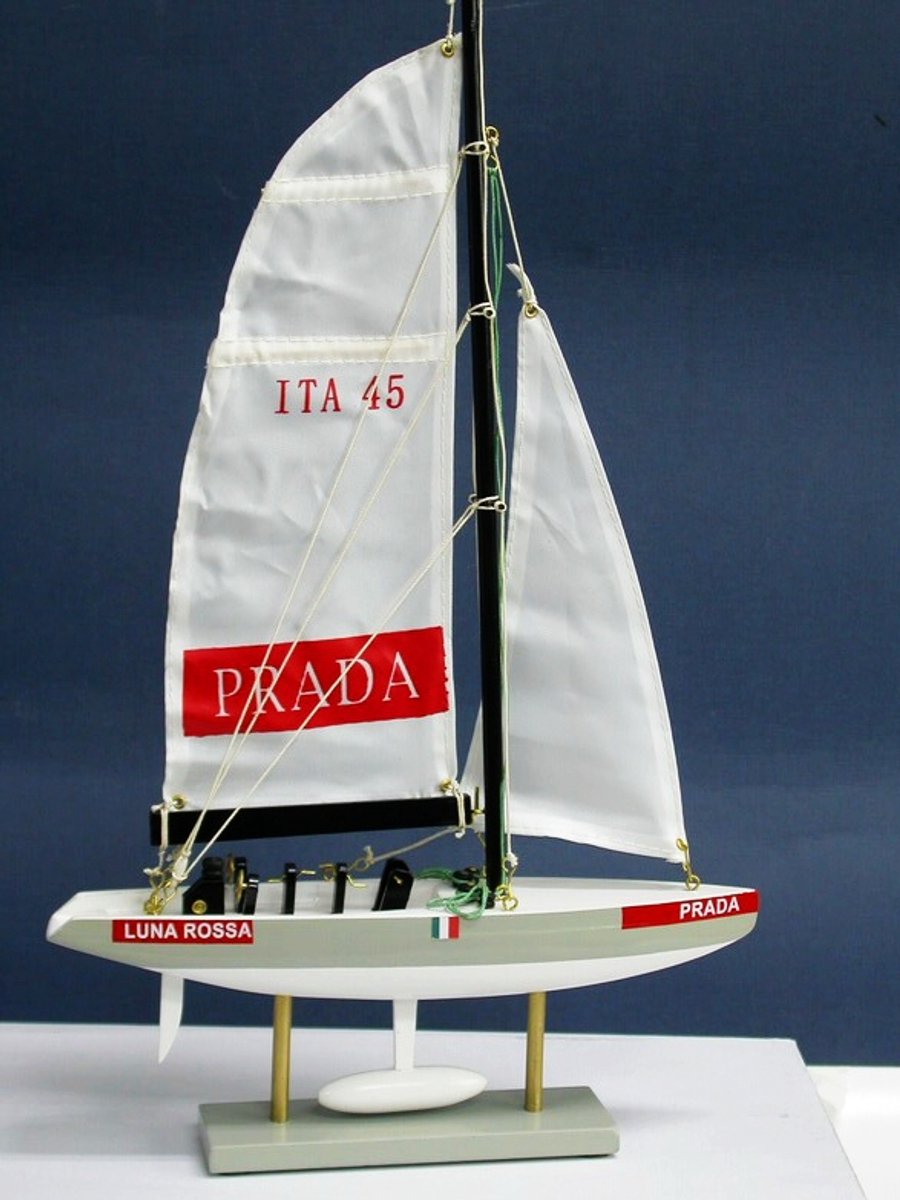 Miniatuurboot “Prada” Hoogte 40 cm Fx 246-25 B America's Cup