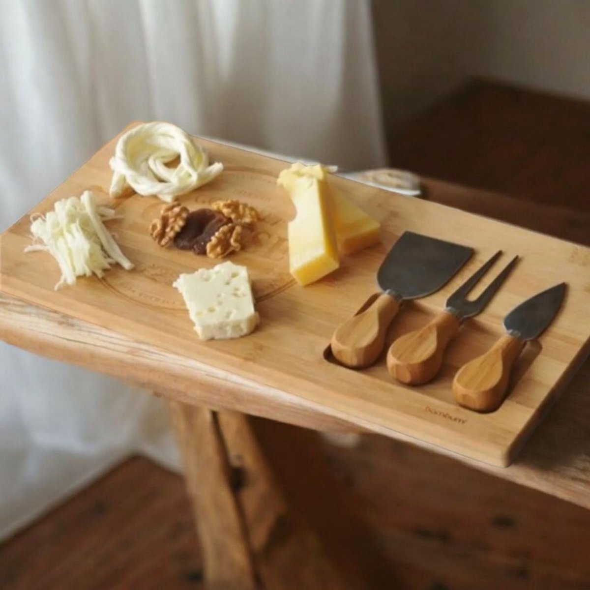 3 stuk - Complete Kaasplank Set – Bamboe Plank met 3 Messen - Perfect voor elke Borrel!