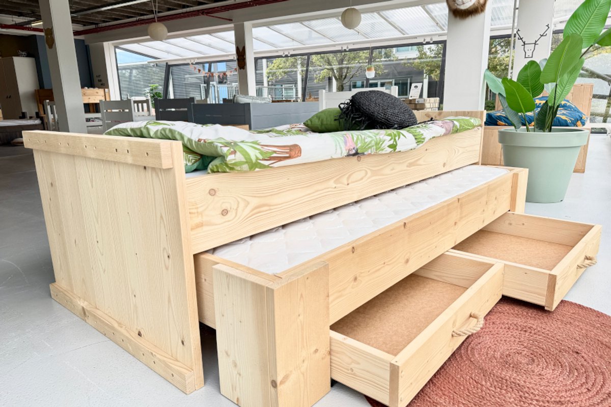 Rockwood® Kinderbed Steigerhout Marijn met 2 lattenbodems en matras onderbed Parma black wash Naturel