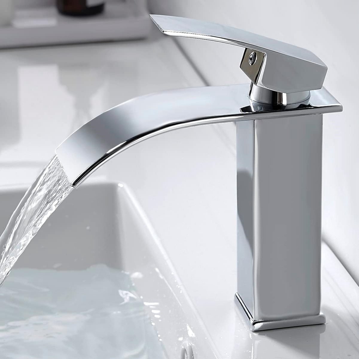 EXCITAT Badkamerkraan - Wastafelkraan - Messing mengkraan - Warm en koud water beschikbaar - Chromen kraan - Zilver