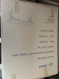 Kartonnen verpakking voor een Rijoka klaptafel met opdruk 'Wood Grain 6FT Folding Table'.