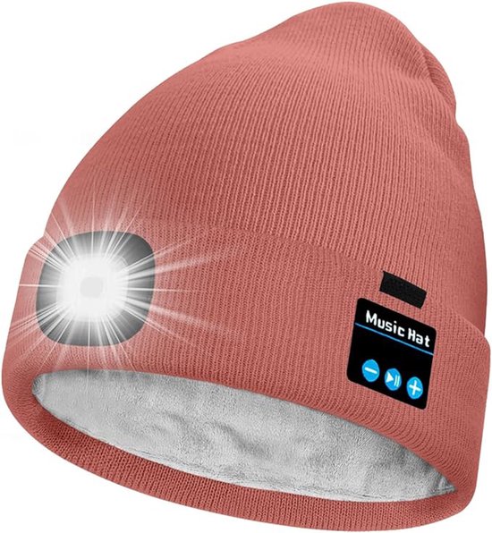 Koraalkleurige gebreide "Music Hat" muts met ingeschakeld LED-licht aan de voorzijde.