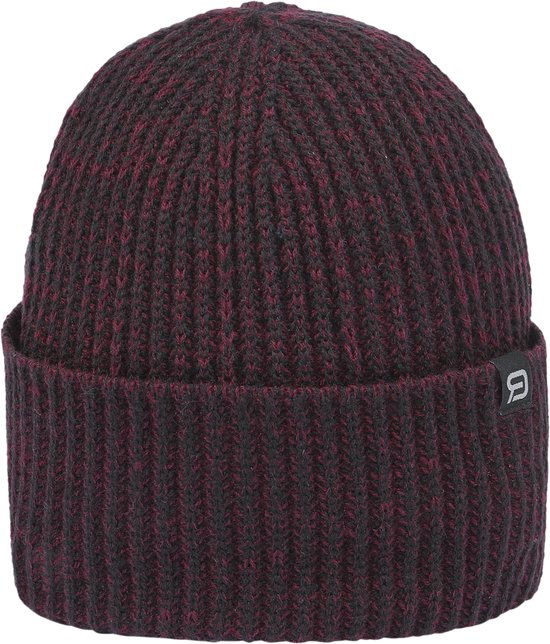 Bordeauxrode gebreide muts met zwarte accenten, ribbels en een logo-label.