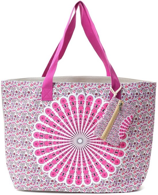 Un sac de plage spacieux 55x37x12cm avec un joli mandala. De petites fleurs sont représentées tout autour. La trousse assortie est Extra pratique, attachée au sac avec une corde. Un joli sac pour s'offrir ou pour offrir à quelqu'un.