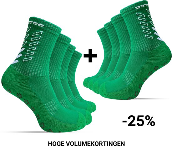 Six paires de chaussettes vertes à rayures blanches, avec une réduction indiquée.