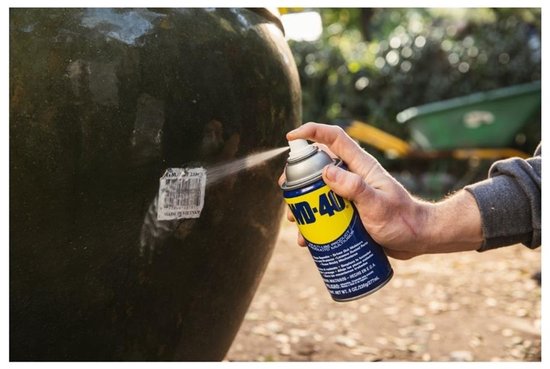 WD-40® Multi-Use Product Classic - Verdrijft vocht - Stopt piepen en kraken - Beschermt tegen roest en corrosie - Verwijdert vuil - Siliconenvrij - 100ml van Merkloos — afbeelding 2