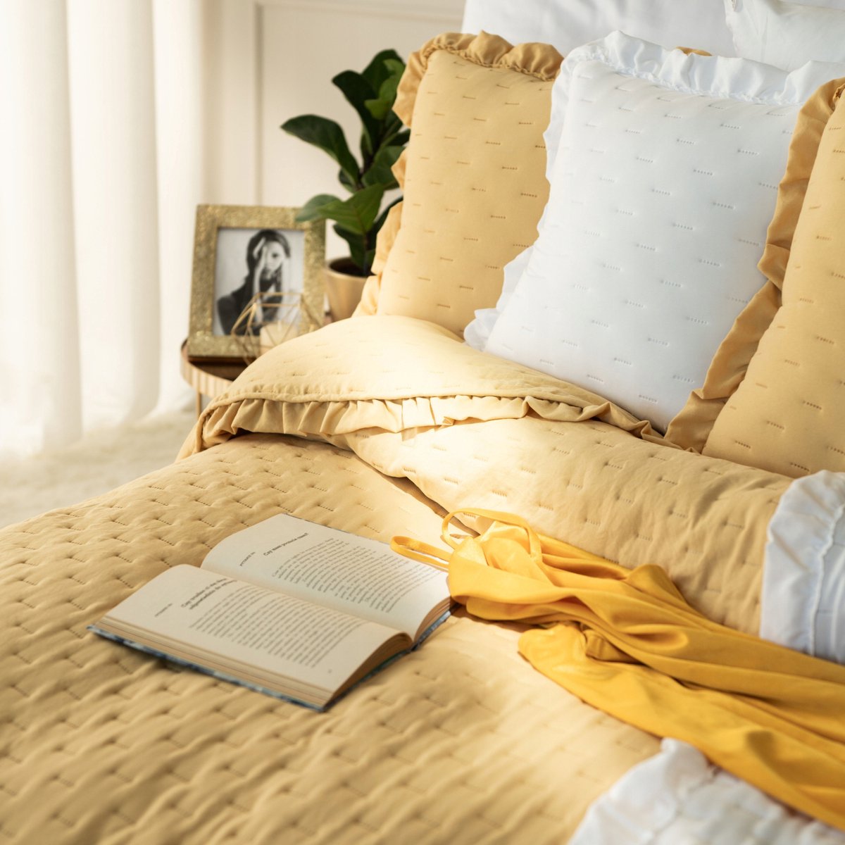 Decoratieve sprei met ruches 220x240 cm - Saffraan/Mosterd