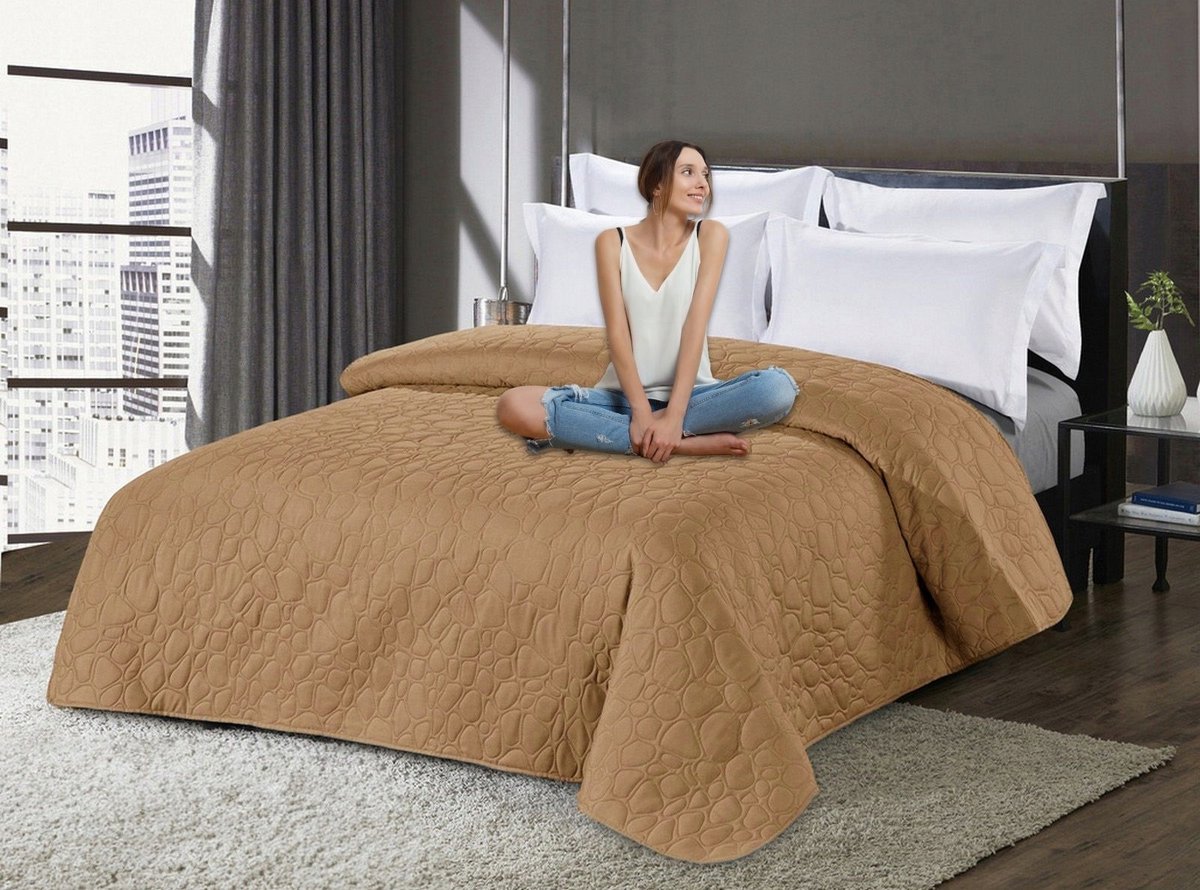 Nicole sprei 220x240cm - Gewatteerde, zachte microvezel