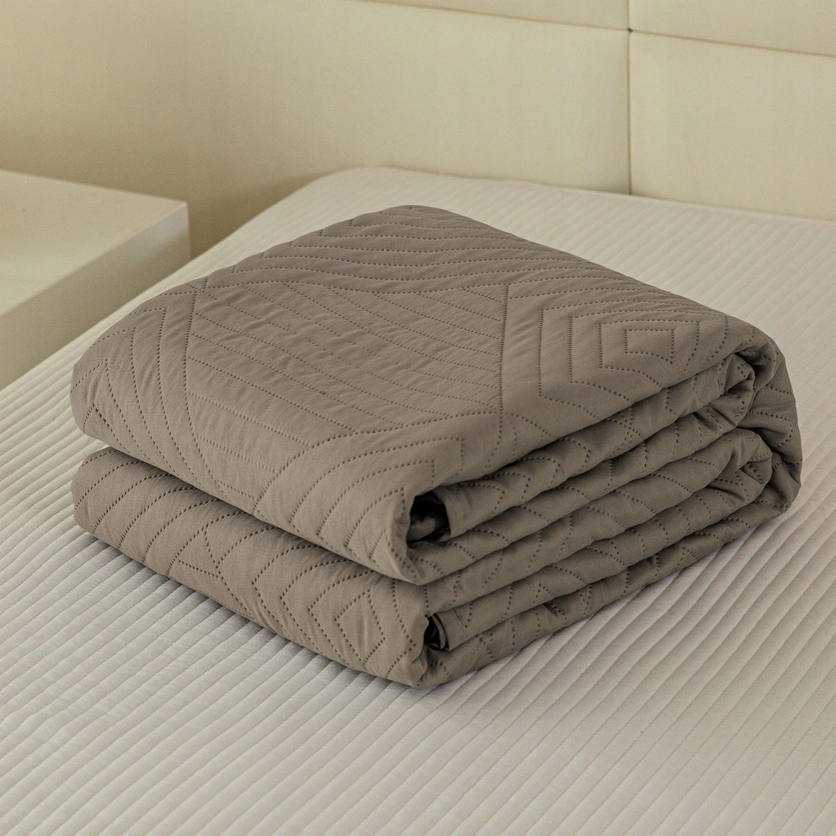Gewatteerde dubbelzijdige sprei 220x240 cm - Beige