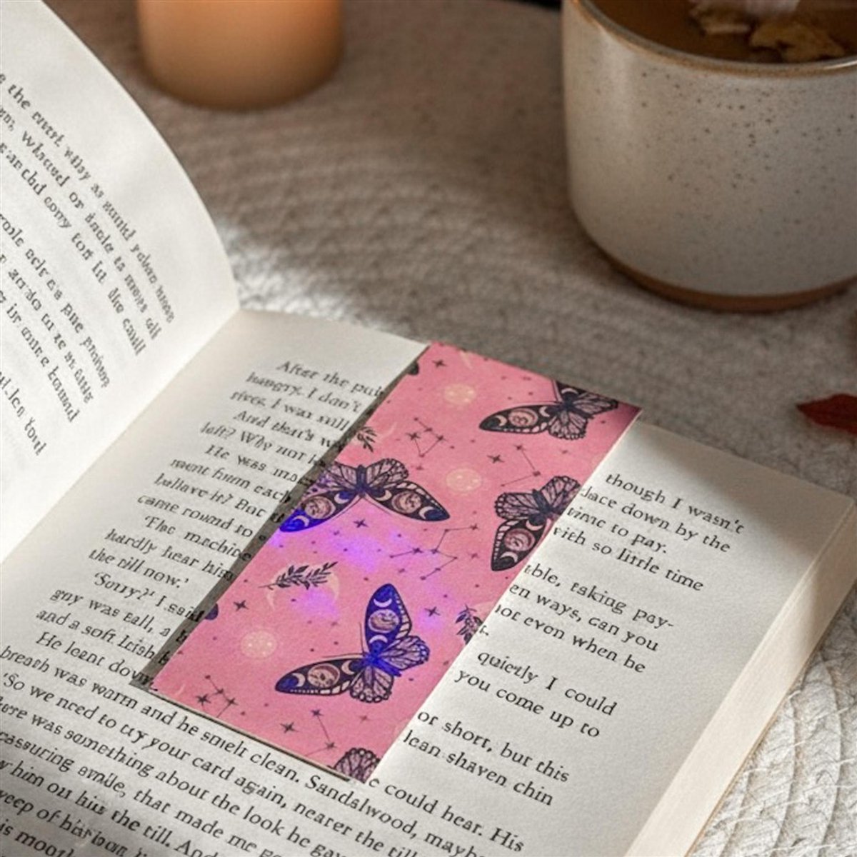 Roze Holografische Vlinder Boekenlegger – Magnetisch – 10x4 cm – Handgemaakt – Nook & Note