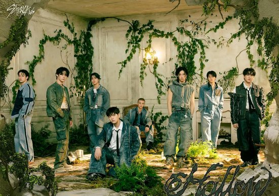 Stray Kids - Hollow [Limited Edition Type A], Stray Kids