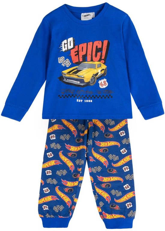Blauwe Hot Wheels pyjama voor jongens, met "GO EPIC!" en gele sportauto op shirt, en auto- en vlammenprint op broek.