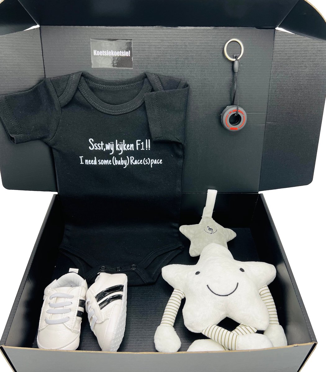 Kraamcadeau jongen, Formule 1 romper - babysneakers - muziekknuffel - babysneakers - kan ook rechtstreeks worden opgestuurd