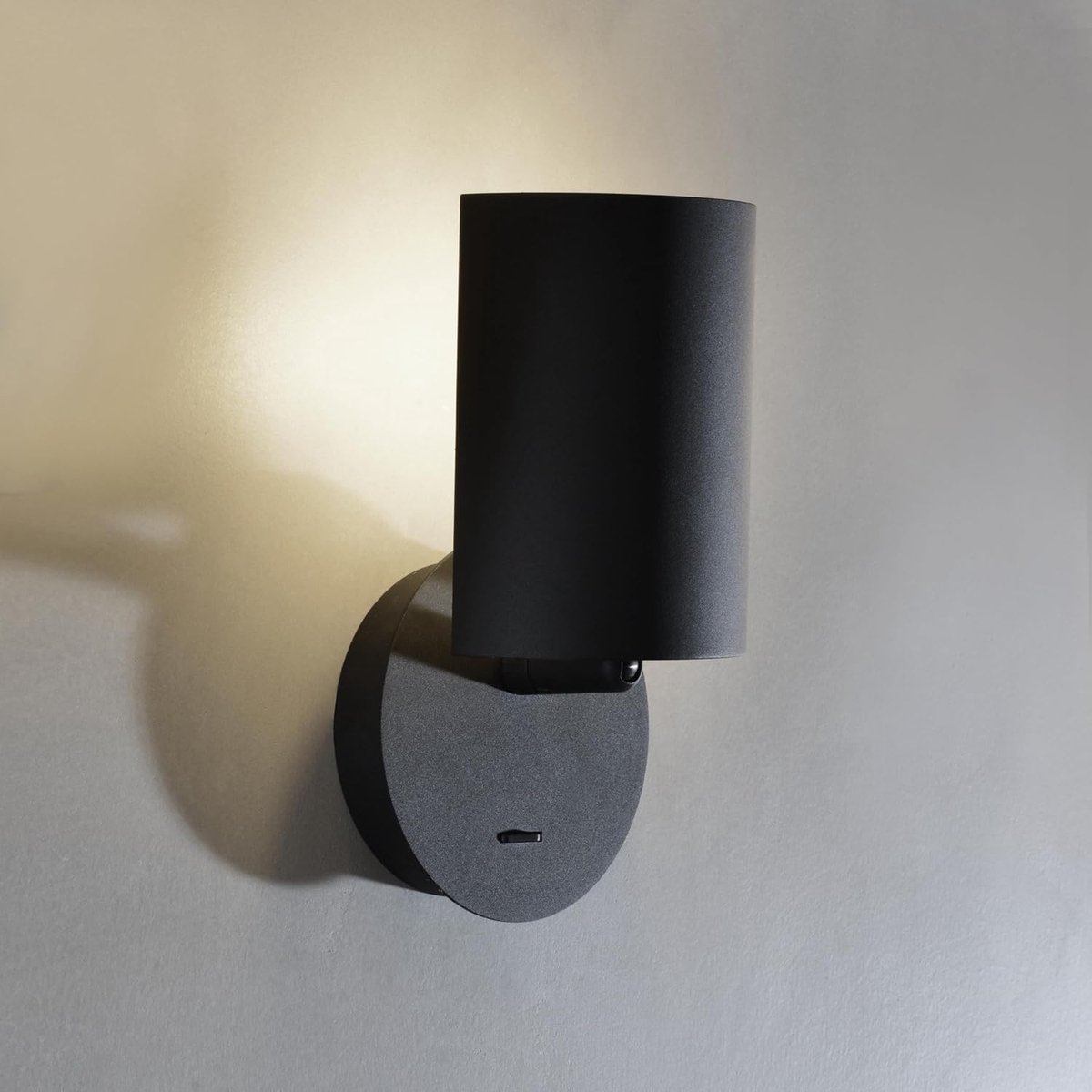 Moderne zwarte wandlamp met schakelaar en draaibare lampenkap - E14-fitting voor slaapkame