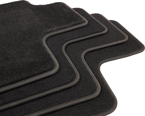 Tapis de voiture en caoutchouc Tapis de voiture Alfa Romeo Giulia - Année de construction : 2016 - 2022 - Ajustement d'origine - 4 pièces