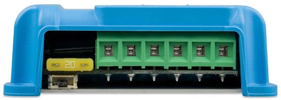 Vooraanzicht van de blauwe behuizing met groene aansluitblokken en een ingebouwde gele 20A zekering.