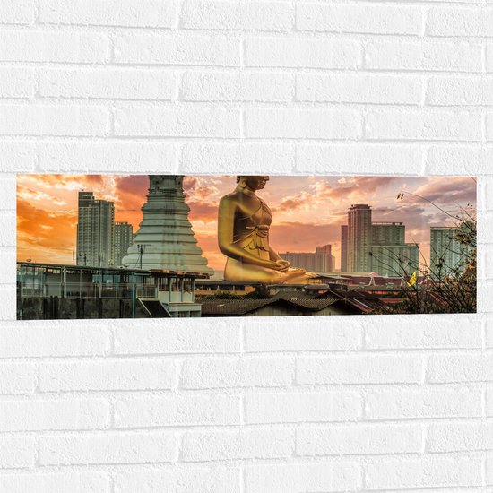 Muursticker - Gouden Boeddha voor Wat Paknam Phasi Charoen in Bangkok, Thailand - 90x30 cm Foto op Muursticker