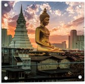 Tuinposter – Gouden Boeddha voor Wat Paknam Phasi Charoen in Bangkok, Thailand - 50x50 cm Foto op Tuinposter (wanddecoratie voor buiten en binnen)