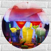 Muursticker Cirkel - Diverse Cocktails met Stukjes Fruit - 50x50 cm Foto op Muursticker