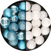 Decoris kleine kerstballen - 28x st - wit en ijsblauw - 3 cm - kunststof