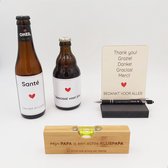 Vaderdag geschenk - leuke opener in de vorm van een waterpas + bijpassende stickers voor flesjes bier + GRATIS items - origineel geschenk voor papa!