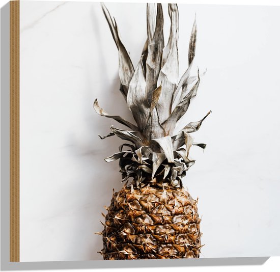 Hout - Ananas op Witte Achtergrond - 50x50 cm - 9 mm dik - Foto op Hout (Met Ophangsysteem)