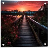 Tuinposter – Brug naar Ondergaande Zon over het Water - 50x50 cm Foto op Tuinposter (wanddecoratie voor buiten en binnen)