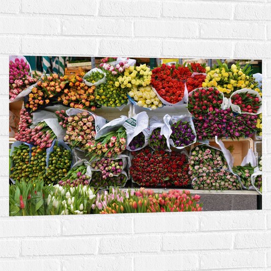 Muursticker - Markt - Bloemen - Tulpen - Rozen - Hout - Kleuren - 90x60 cm Foto op Muursticker