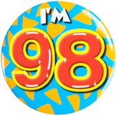 Button 98 Jaar - Button met speld (55mm) - Leeftijd badge - 98 Jaar versiering - Accessoires - Rozet I'm 98 - Verjaardag jongen / meisje / man / vrouw - Button 98 Jaar