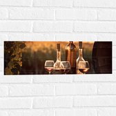 Muursticker - Wijnglazen en Flessen op Ton - 60x20 cm Foto op Muursticker