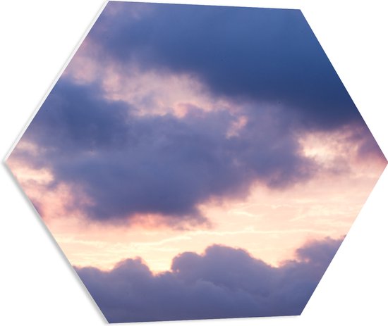 PVC Schuimplaat Hexagon - Wolken met Roze Lucht - 60x52.2 cm Foto op Hexagon (Met Ophangsysteem)