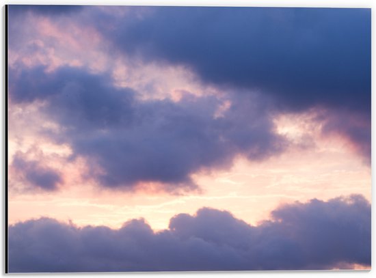 Dibond - Wolken met Roze Lucht - 40x30 cm Foto op Aluminium (Wanddecoratie van metaal)