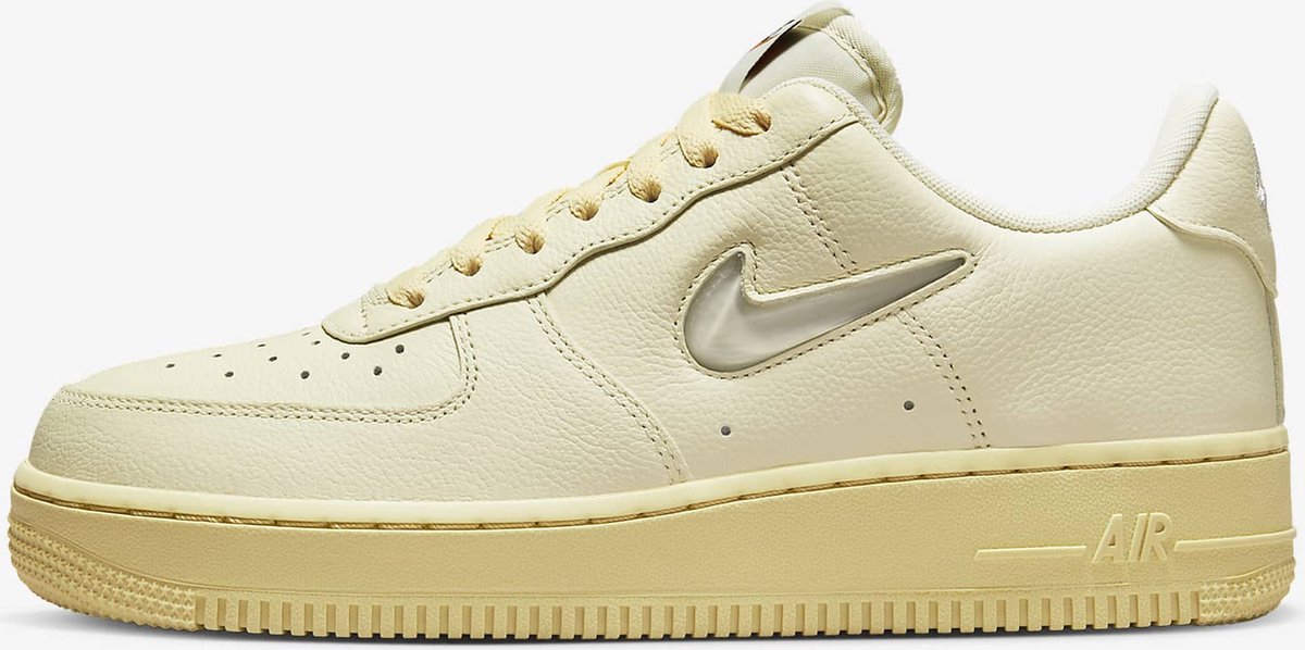 Nike Nike Air Force 1 0’7 LX Sneakers Coconut Milk/Light Bone Beige