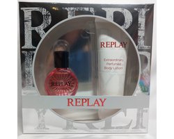 Replay Essential Eau De Toilette Geschenkset voor Haar - 20ml + Perfumed body lotion
