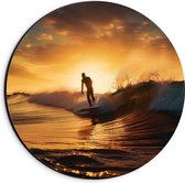 Dibond Muurcirkel - Surfer in Actie tijdens Zonsondergang - 20x20 cm Foto op Aluminium Muurcirkel (met ophangsysteem)