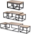 Trois tables basses avec plateaux en bois et cadres noirs, dans différentes configurations.