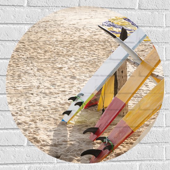 Muursticker Cirkel - Surfborden bij Tentje op het Strand - 70x70 cm Foto op Muursticker