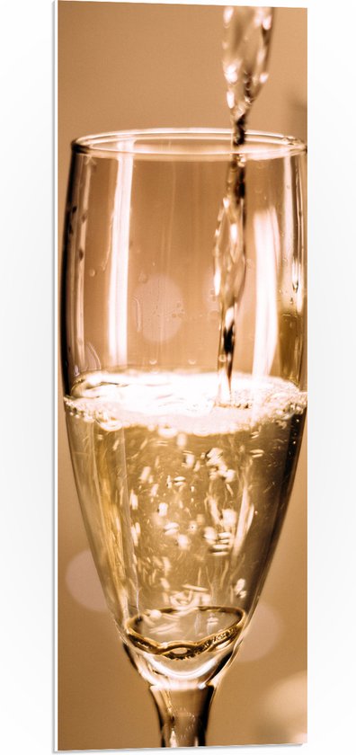 PVC Schuimplaat - Champagne - Drank - Glas - Inschenken - Drinken - Bubbels - 30x90 cm Foto op PVC Schuimplaat (Met Ophangsysteem)