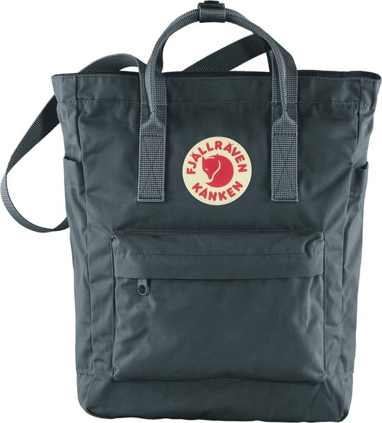 Grijze totebag rugzak met ritsvak voor en cirkelvormig Fjällräven logo.