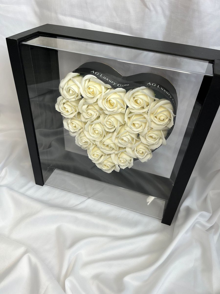 AG Luxurygifts flower box - rozen box - cadeau box - cadeau - rozen - Valentijnsdag - Moederdag - cadeauset - for haar - Soap roses - hart box