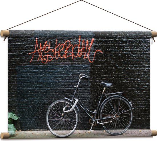 Textielposter - Fiets geparkeerd tegen Muur met Tekst ''Amsterdam'' - 60x40 cm Foto op Textiel