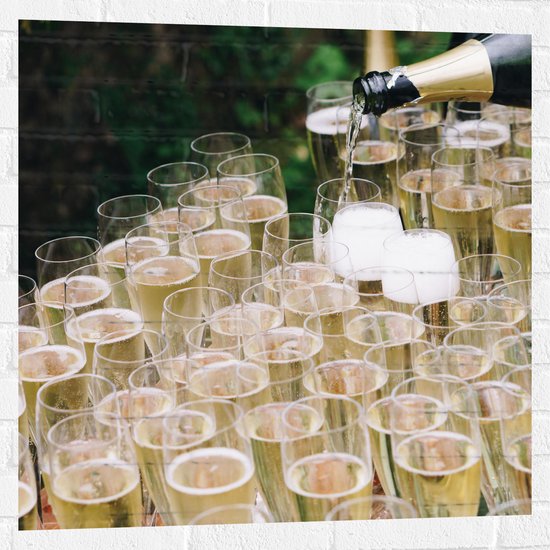 Muursticker - Volle Champagneglazen - 80x80 cm Foto op Muursticker